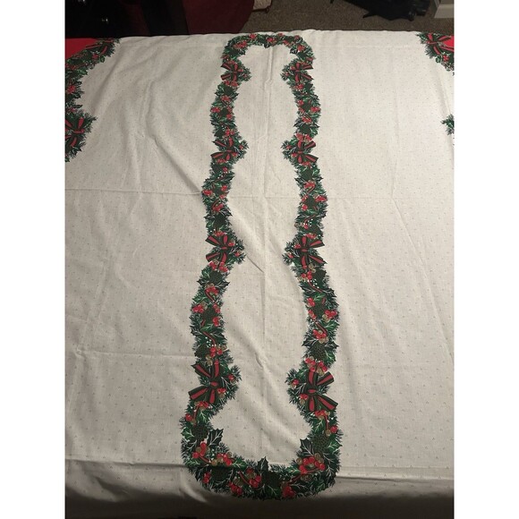 SunWeave Tablecloth Red Holly Christmas Vtg Rectangle Winter Pinecones 60 X 100" - Picture 7 of 11